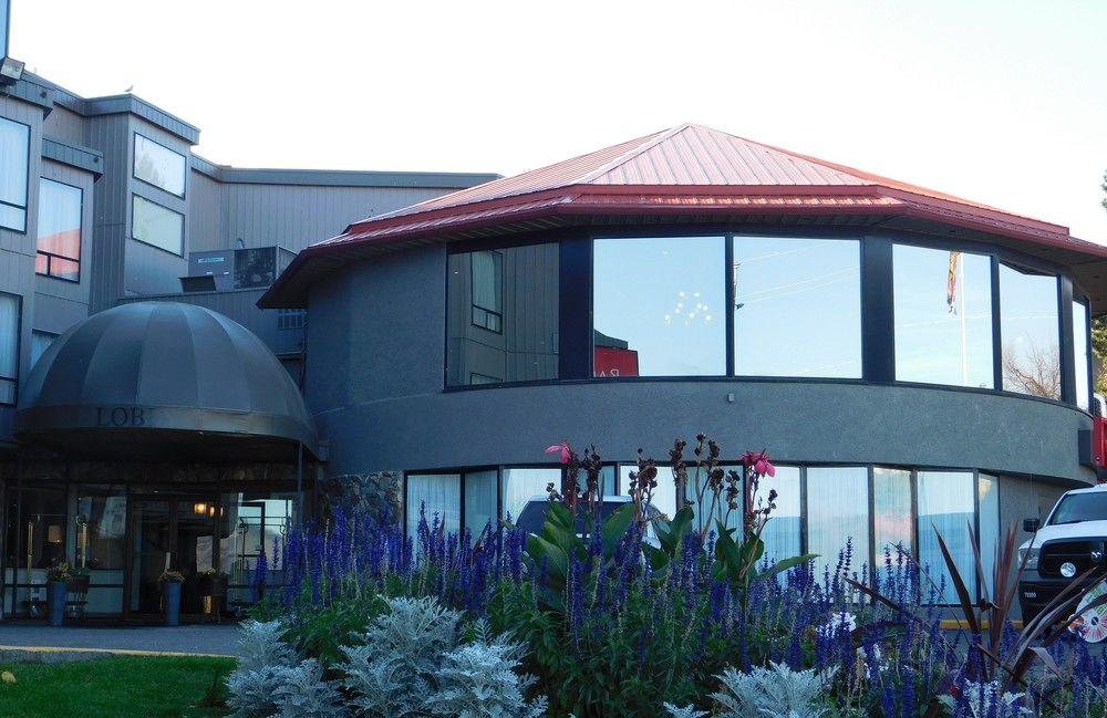 Ramada By Wyndham Kamloops Hotel Exterior photo