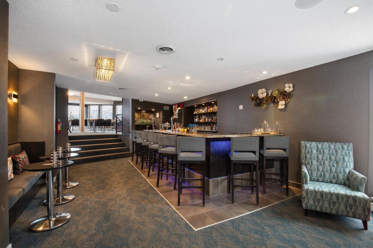 Ramada By Wyndham Kamloops Hotel Exterior photo