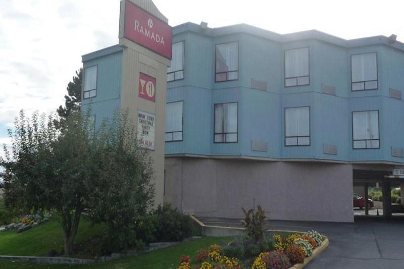 Ramada By Wyndham Kamloops Hotel Exterior photo