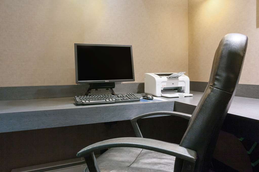 Ramada By Wyndham Kamloops Hotel Facilities photo