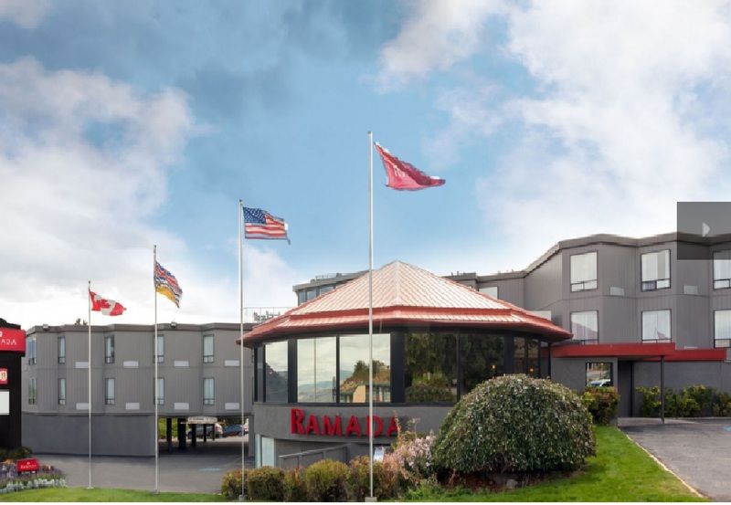 Ramada By Wyndham Kamloops Hotel Exterior photo