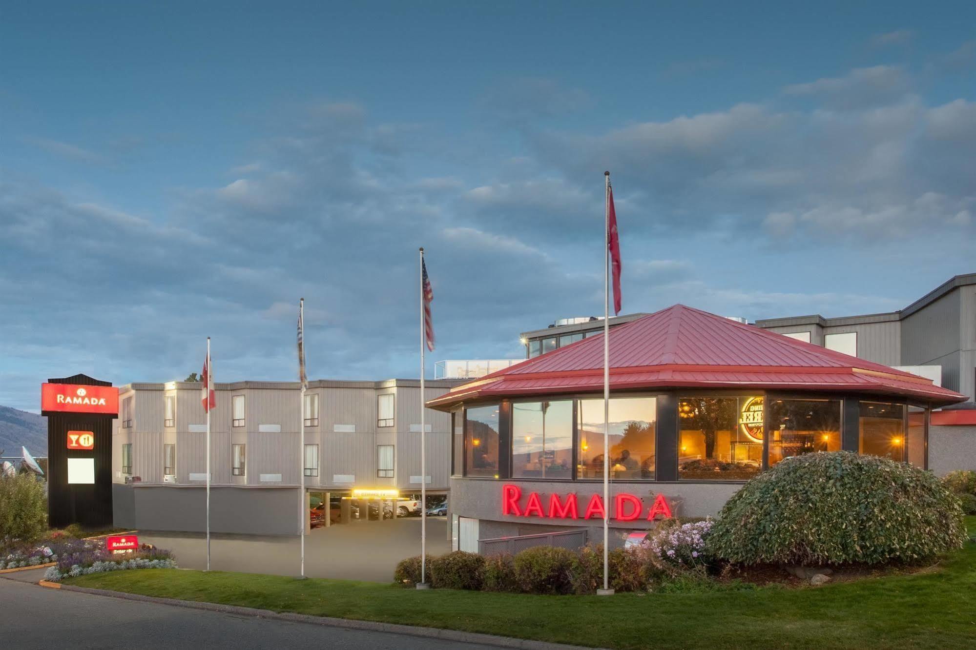 Ramada By Wyndham Kamloops Hotel Exterior photo