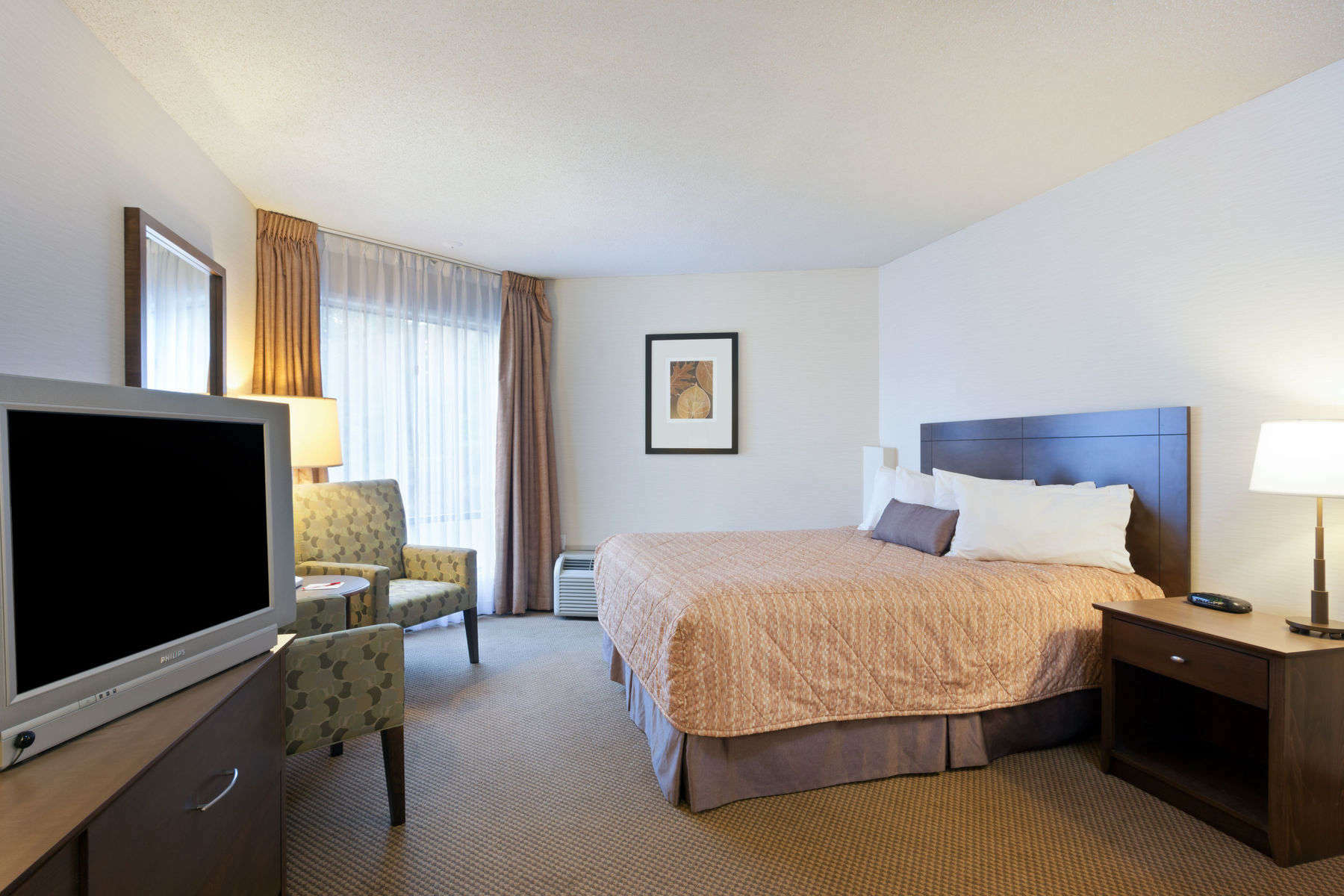 Ramada By Wyndham Kamloops Hotel Exterior photo